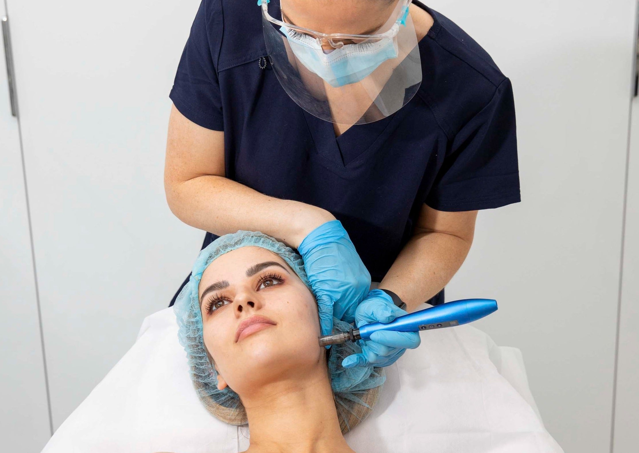 Dermapen Deluxe Microneedling with Uber Peel & LED Course of 2 (save €251)