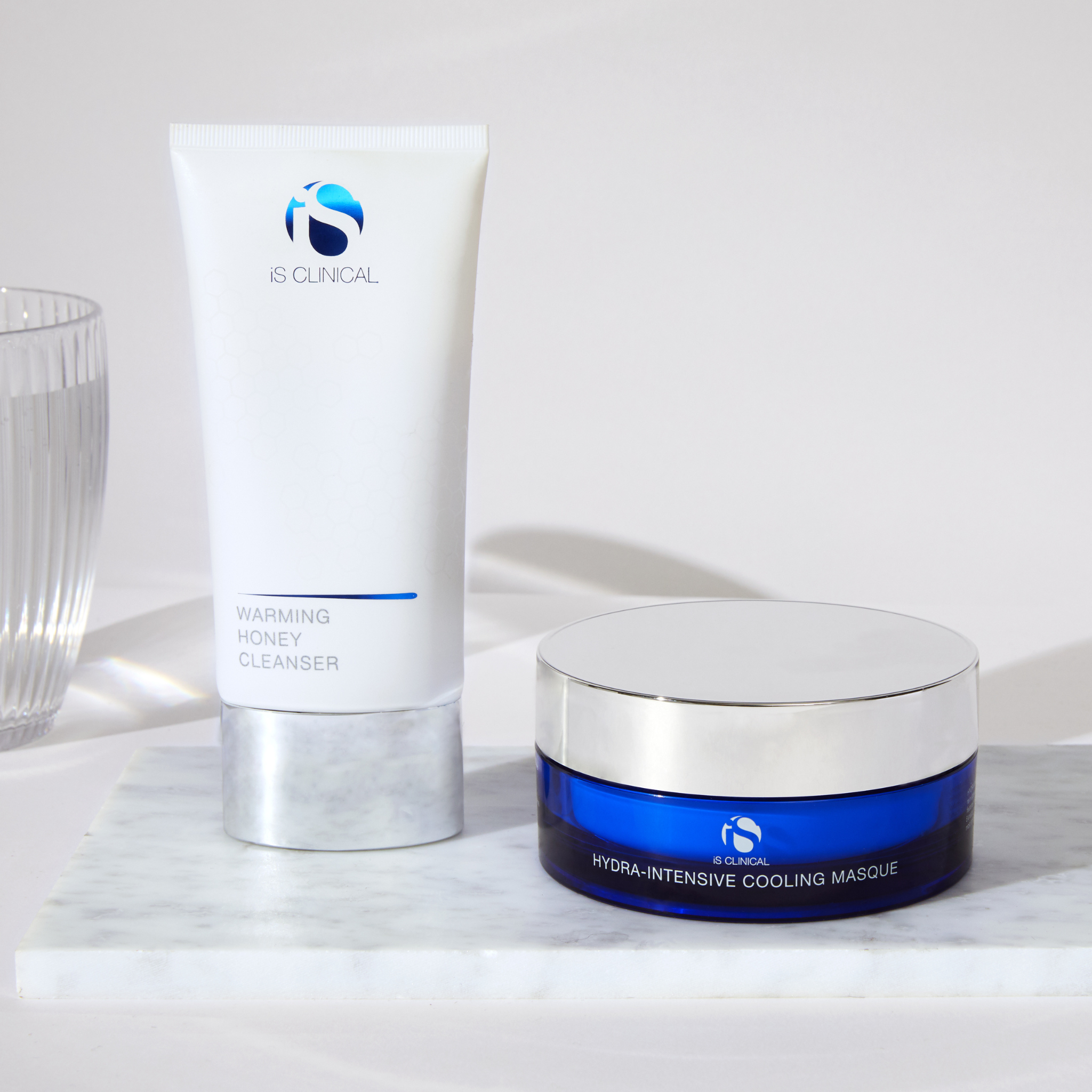 iS Clinical Smooth & Soothe Clinical Home Facial Kit (save €52)