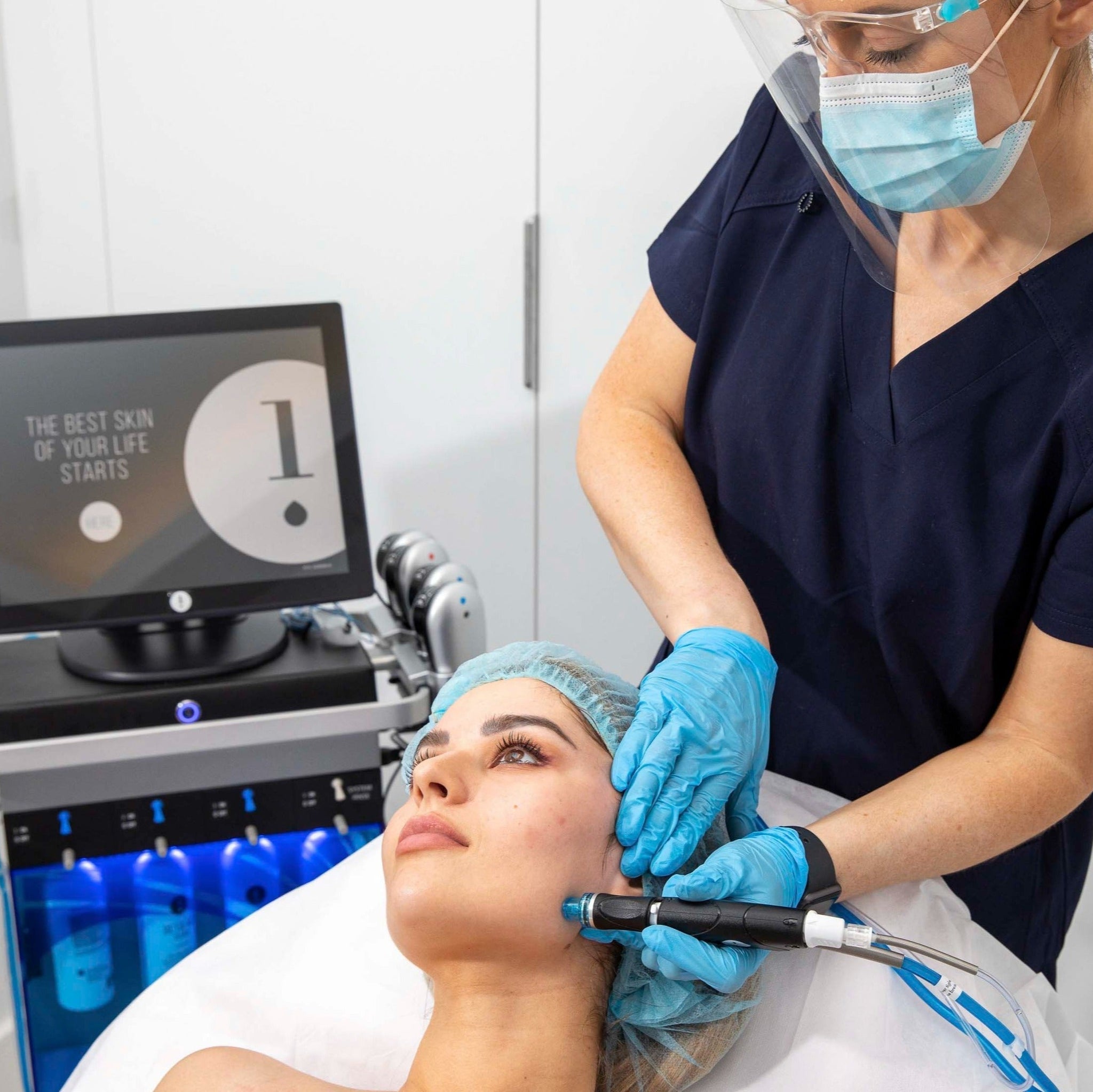 Platinum 6-Step HydraFacial 50-Mins with Skin Booster Course of 4 (save up to €411)