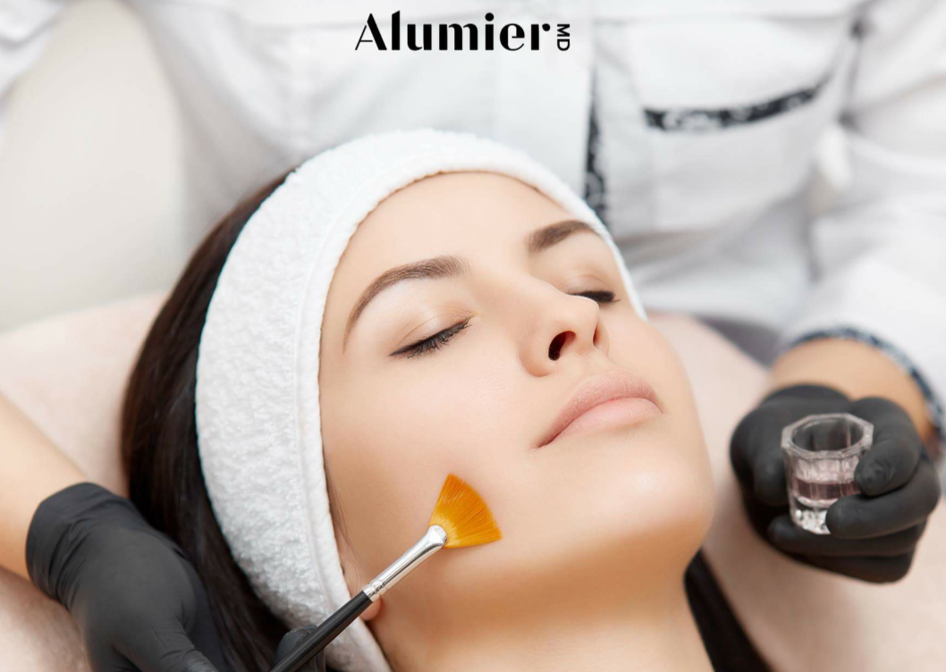 Alumier MD Luxury Bespoke Peels with LED Light Therapy 45-Mins Course of 4 (save €321)
