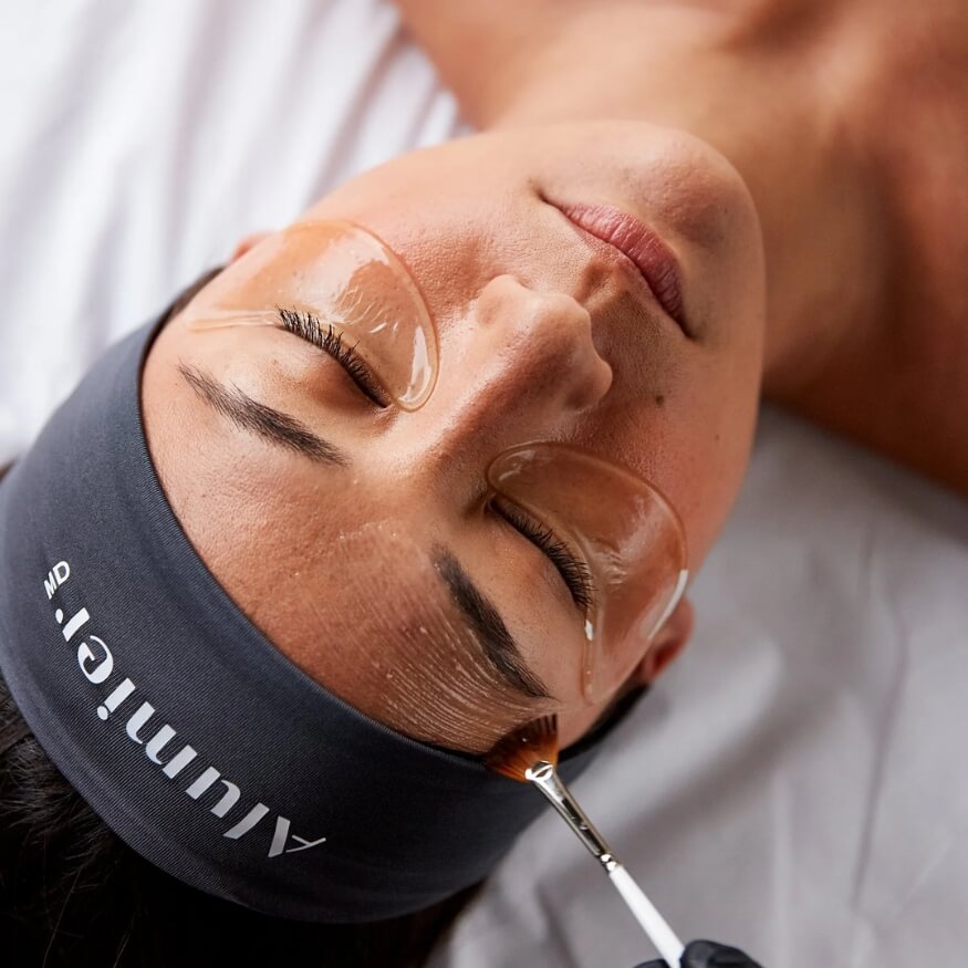 Any Bespoke 30-Min Peel with LED Light Therapy Course of 3 (save €276)